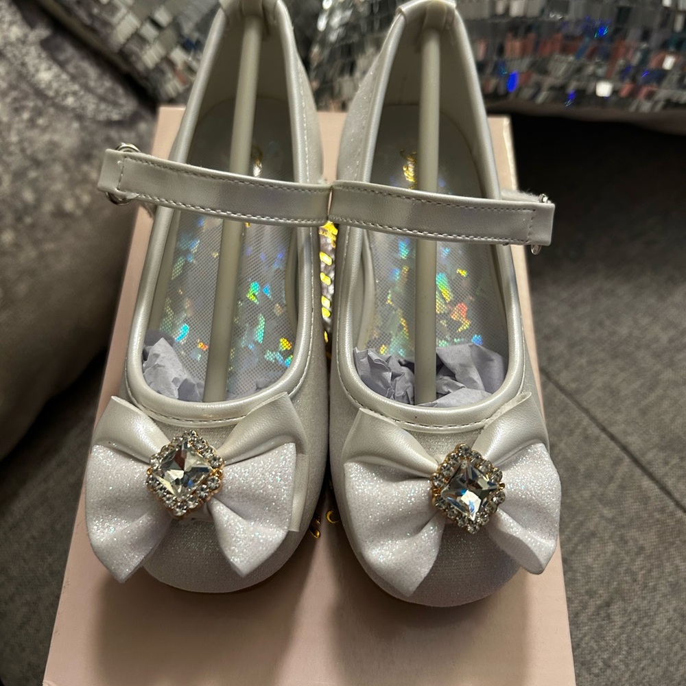 Elegant White Kids Shoes with Bow and Gem